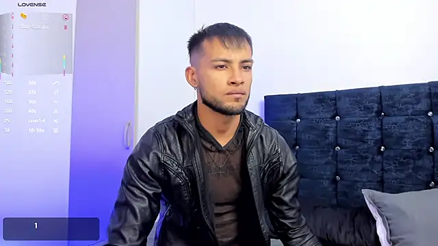 Snapshot of Max_Conor1 chatting on 27, 10, 2025 Max Conor1 online show from 27, 10, 2025