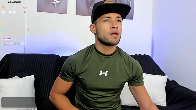 Snapshot of Max_Conor1 chatting on 11, 11, 2025 Max Conor1 online show from 11, 11, 2025