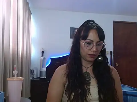 AloLovely  online show from 15, 4, 2026