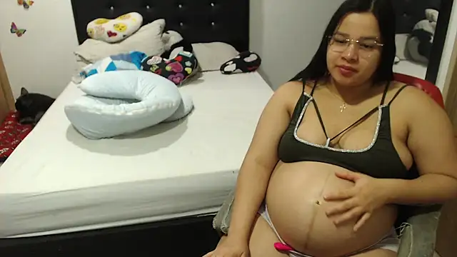 Snapshot of kylie_switch2 chatting on 15, 10, 2025 kylie switch2 online show from 15, 10, 2025