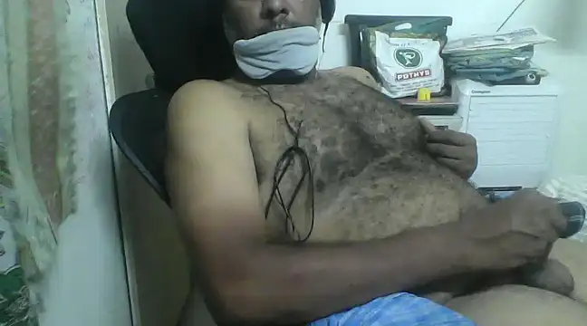 awesomeroc123 online show from 28, 2, 2025