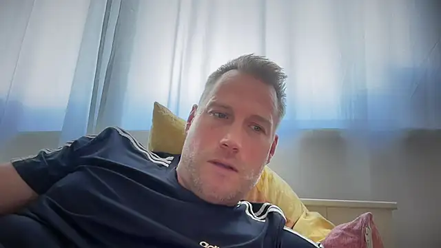 Christian87xxx online show from 27, 9, 2025