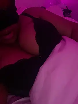 Snapshot of DaniJohnson chatting on 5, 2, 2025 DaniJohnson online show from 5, 2, 2025