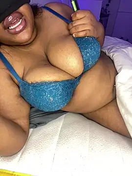 Snapshot of DaniJohnson chatting on 19, 2, 2025 DaniJohnson online show from 19, 2, 2025