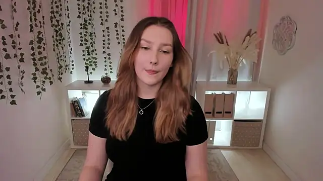 MaryWaddell online show from 5, 2, 2025