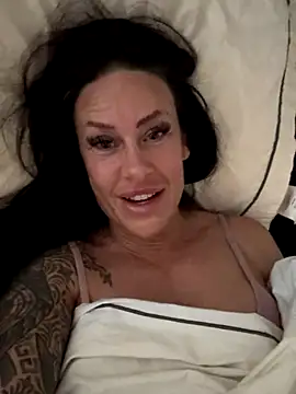 Snapshot of goddess-harper chatting on 1, 11, 2025 goddess-harper online show from 1, 11, 2025