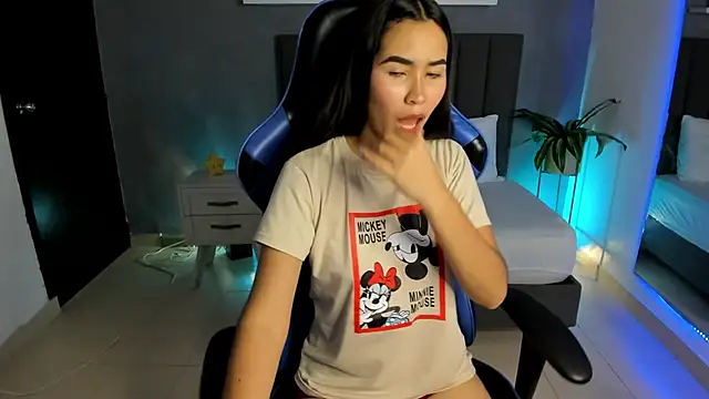 alessia leroy online show from 17, 3, 2025