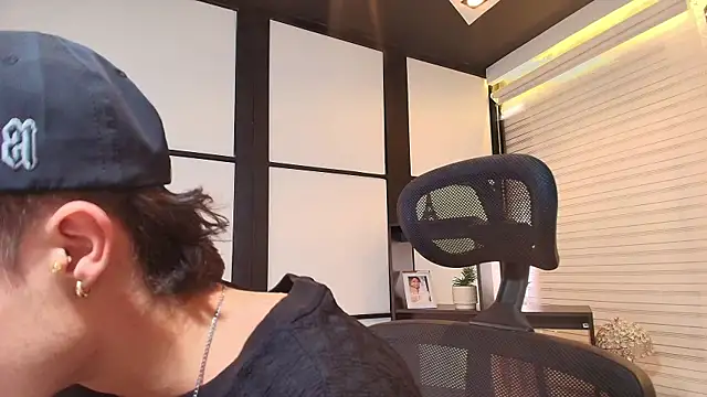 marcuscollins1  online show from 22, 3, 2025