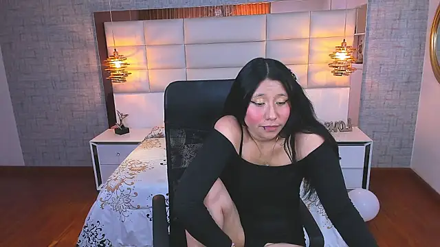 Nohemi louse online show from 26, 2, 2026