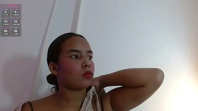 Roxy Stonee online show from 23, 9, 2025