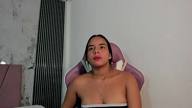 Roxy Stonee online show from 12, 4, 2026