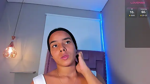 Roxy Stonee online show from 22, 4, 2026