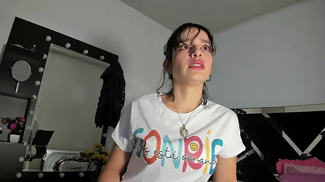 Annyrosee online show from 4, 3, 2025