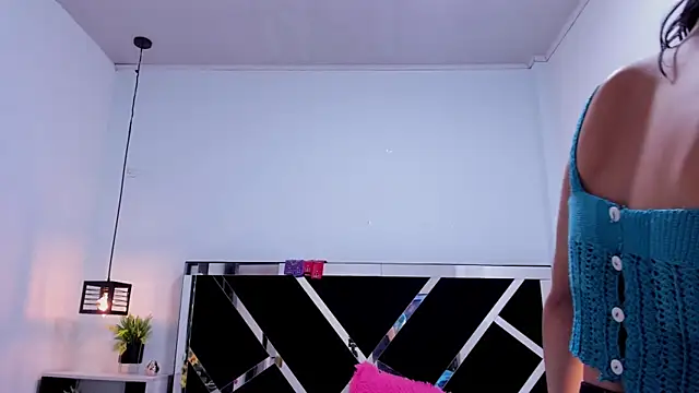 Annyrosee online show from 8, 3, 2025