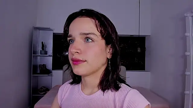 Annyrosee online show from 3, 2, 2026