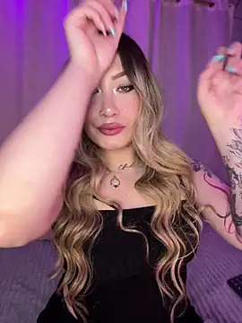 Lally Valencia   online show from 26, 7, 2026