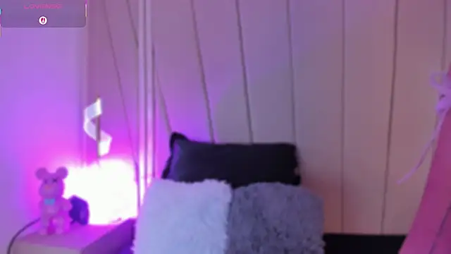 Nikki vega online show from 27, 2, 2025