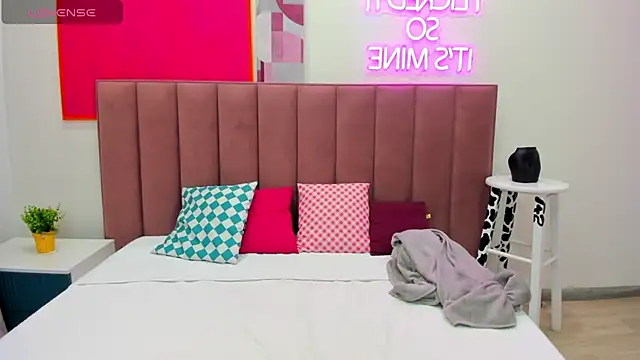 TessaAdorable online show from 16, 11, 2025