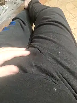 Snapshot of NAvoglia chatting on 13, 2, 2025 NAvoglia online show from 13, 2, 2025