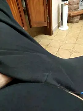 Snapshot of NAvoglia chatting on 14, 2, 2025 NAvoglia online show from 14, 2, 2025