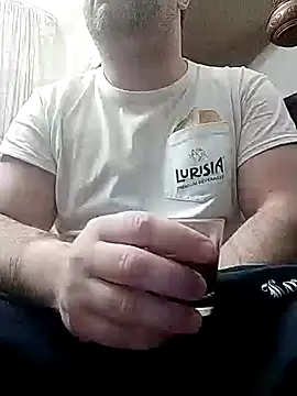 Snapshot of NAvoglia chatting on 21, 2, 2025 NAvoglia online show from 21, 2, 2025