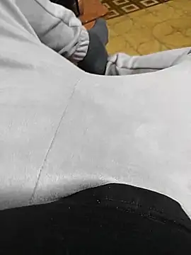 Snapshot of NAvoglia chatting on 4, 3, 2025 NAvoglia online show from 4, 3, 2025