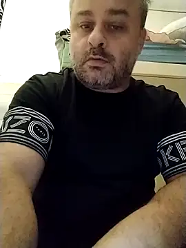 Snapshot of NAvoglia chatting on 2, 10, 2025 NAvoglia online show from 2, 10, 2025