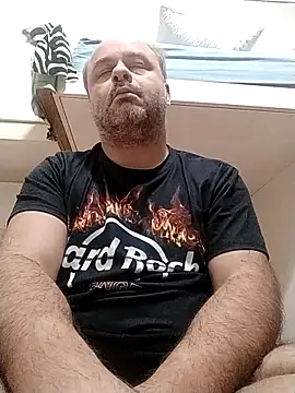 Snapshot of NAvoglia chatting on 17, 10, 2025 NAvoglia online show from 17, 10, 2025