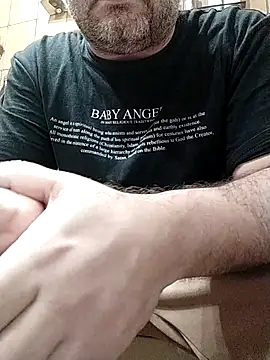 Snapshot of NAvoglia chatting on 25, 11, 2025 NAvoglia online show from 25, 11, 2025