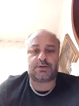 Snapshot of NAvoglia chatting on 11, 5, 2026 NAvoglia online show from 11, 5, 2026