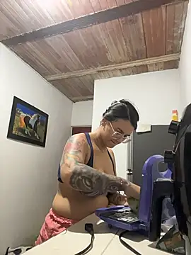 Emma Giraldo online show from 30, 10, 2025