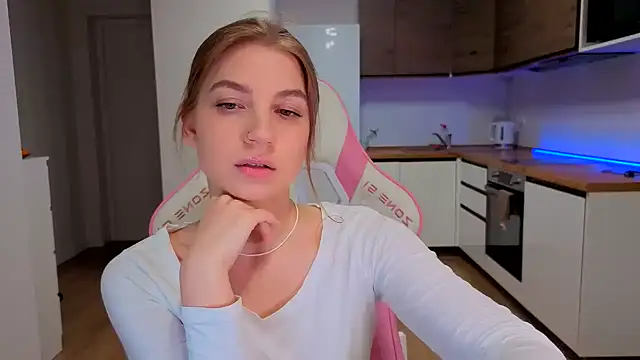 Enjoy everymoment  online show from 18, 3, 2026