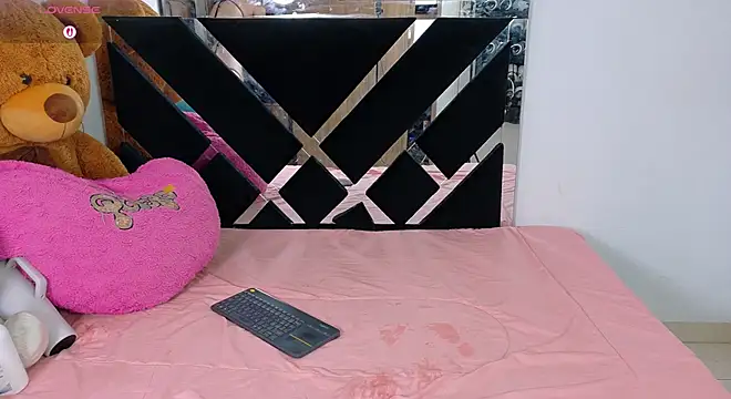 CatalinaSmith1 online show from 21, 4, 2026