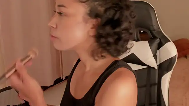 leahaltomm online show from 7, 3, 2025