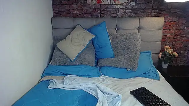 Snapshot of vicky_bass chatting on 10, 3, 2025 vicky bass online show from 10, 3, 2025