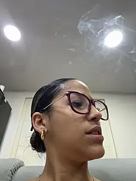 Snapshot of vicky_bass chatting on 5, 11, 2025 vicky bass online show from 5, 11, 2025