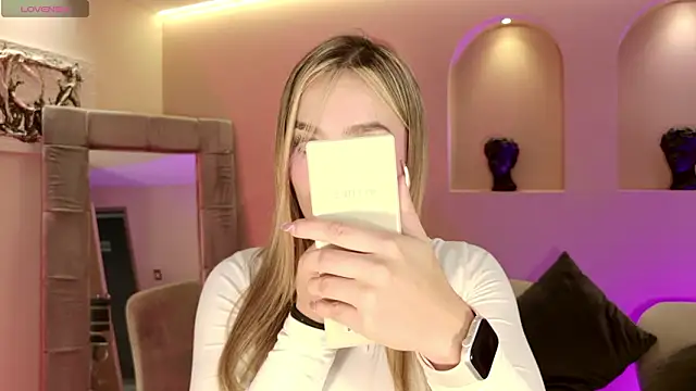 AmaiaHaywood online show from 3, 2, 2026