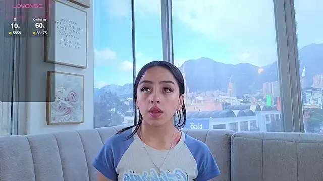 Snapshot of Daphne_chers chatting on 5, 5, 2026 Daphne chers online show from 5, 5, 2026