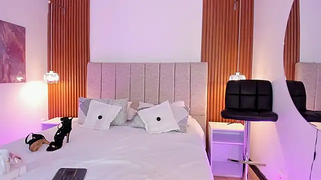 khloe-sweet online show from 22, 4, 2026