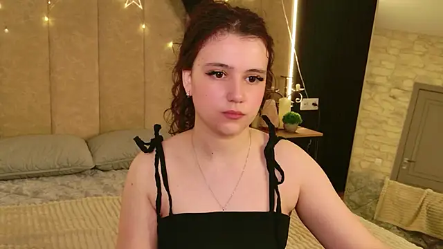 Snapshot of Pauline_Heaven chatting on 13, 5, 2026 Pauline Heaven online show from 13, 5, 2026