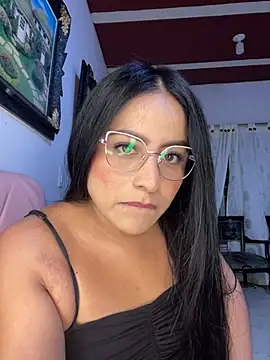 Snapshot of lamaravilla_08 chatting on 6, 3, 2025 lamaravilla 08 online show from 6, 3, 2025