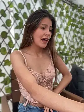 Snapshot of Andrea18_blonde chatting on 13, 2, 2025 Andrea18 blonde online show from 13, 2, 2025