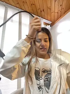 Snapshot of Andrea18_blonde chatting on 21, 2, 2025 Andrea18 blonde online show from 21, 2, 2025