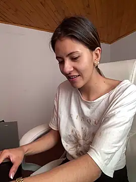 Snapshot of Andrea18_blonde chatting on 27, 2, 2025 Andrea18 blonde online show from 27, 2, 2025