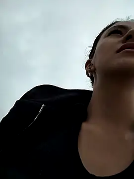 Snapshot of Andrea18_blonde chatting on 5, 3, 2025 Andrea18 blonde online show from 5, 3, 2025