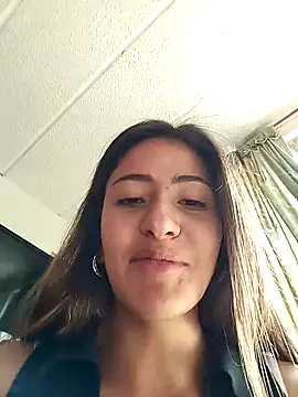 Snapshot of Andrea18_blonde chatting on 5, 3, 2025 Andrea18 blonde online show from 5, 3, 2025