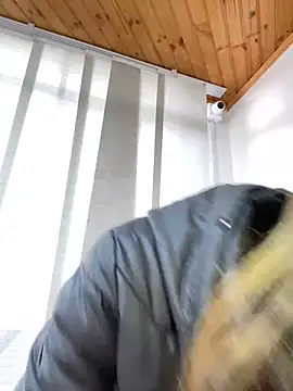 Snapshot of Andrea18_blonde chatting on 7, 3, 2025 Andrea18 blonde online show from 7, 3, 2025