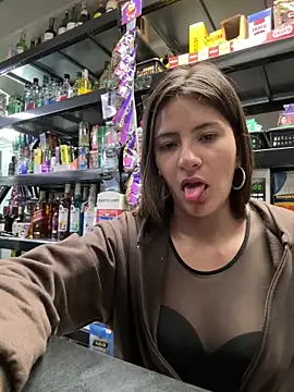 Snapshot of Andrea18_blonde chatting on 4, 10, 2025 Andrea18 blonde online show from 4, 10, 2025