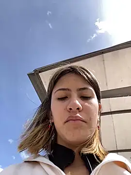 Snapshot of Andrea18_blonde chatting on 10, 11, 2025 Andrea18 blonde online show from 10, 11, 2025