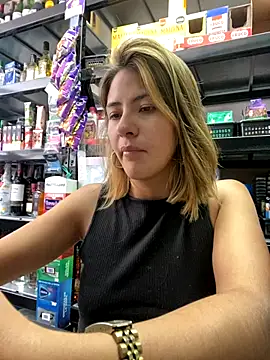 Snapshot of Andrea18_blonde chatting on 21, 11, 2025 Andrea18 blonde online show from 21, 11, 2025